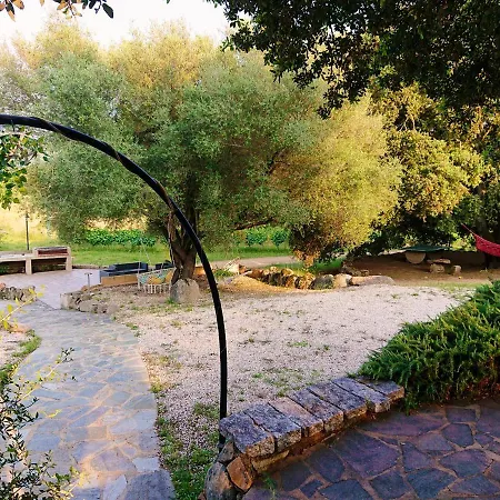 阿吉瑞图瑞斯莫德索莱农家乐 * 蒙蒂