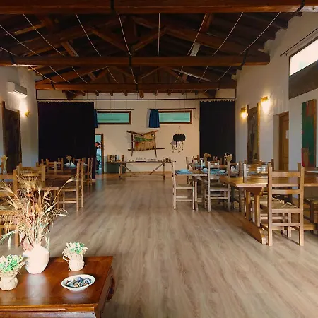 农家乐 阿吉瑞图瑞斯莫德索莱农家乐 *